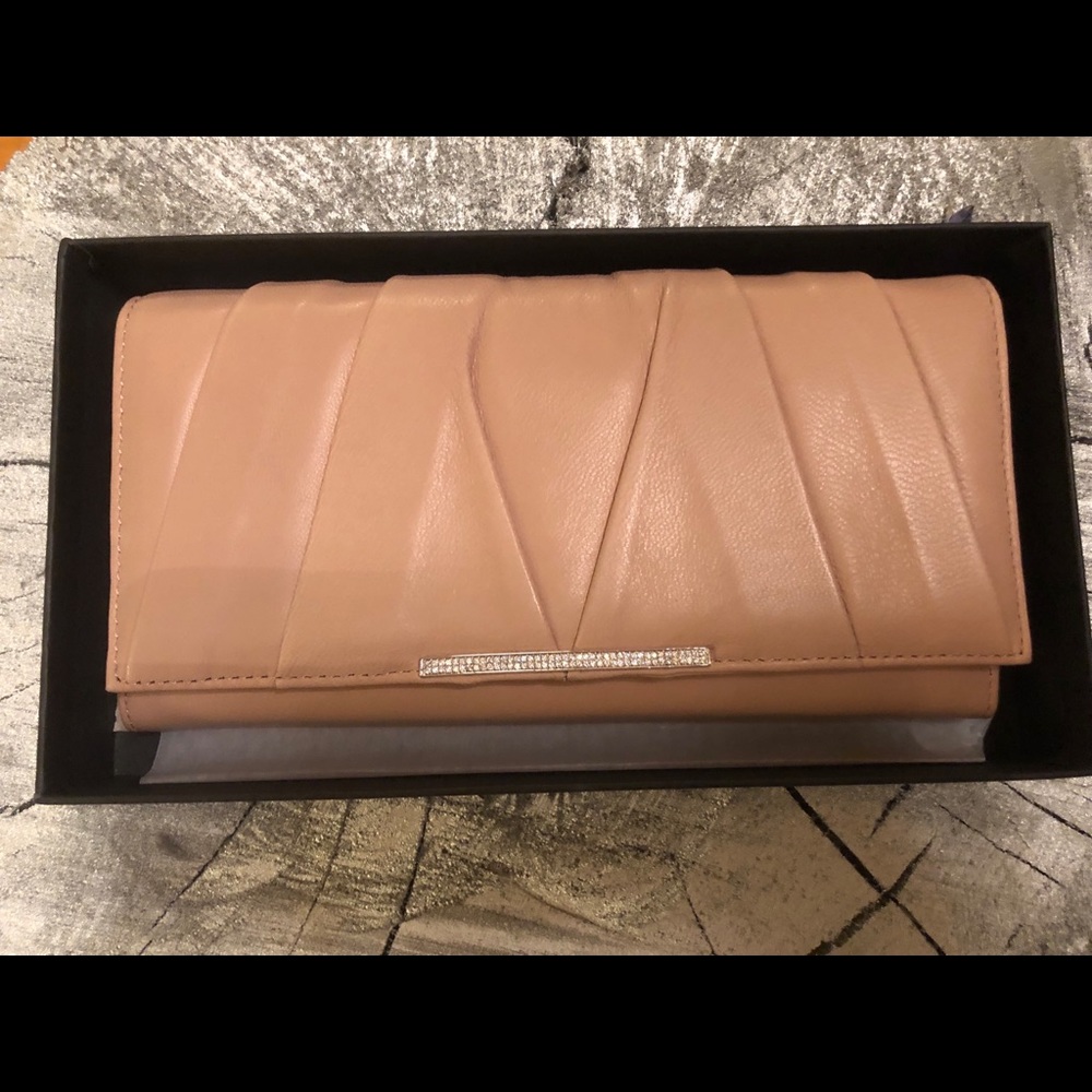 Caroline Neron wallet ✨